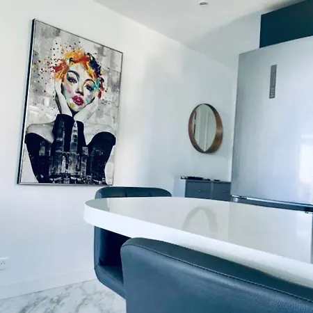 Azur Face à La - French Riviera Appartement